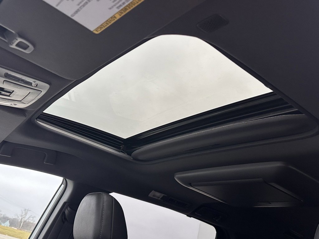 Used 2023 Toyota Sienna XSE image 25