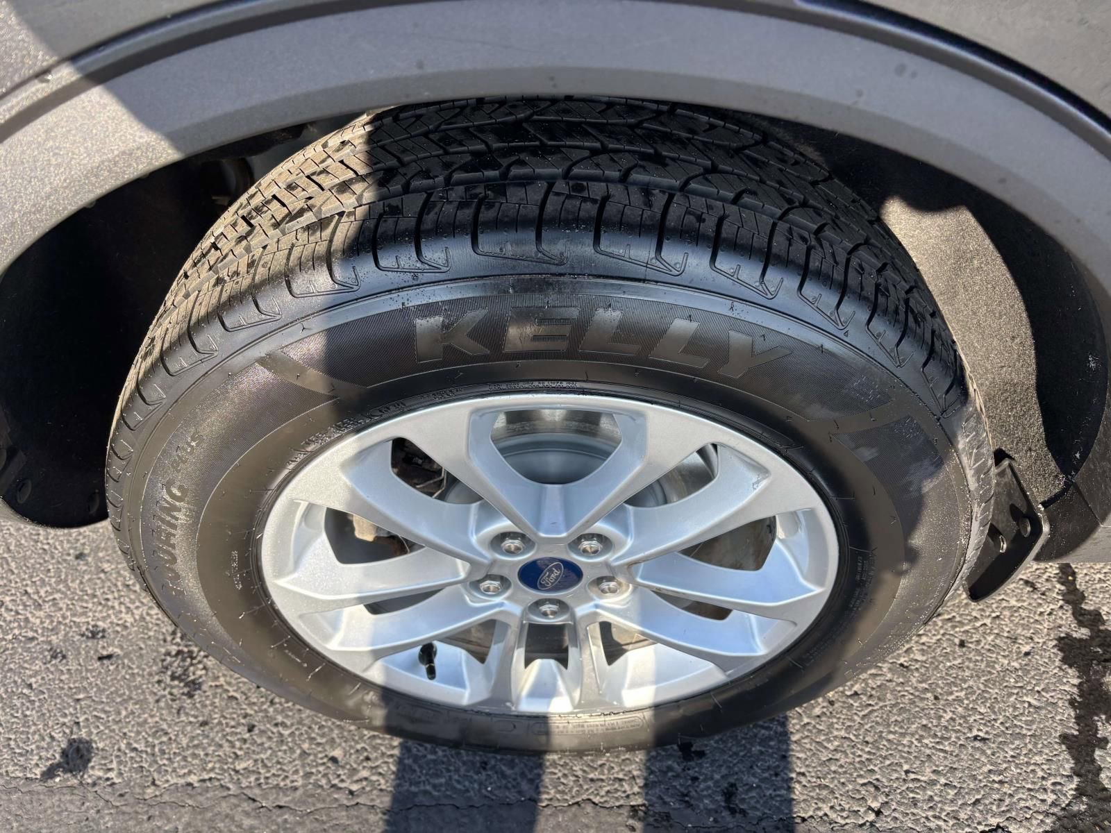 Certified 2020 Ford Escape SE image 12