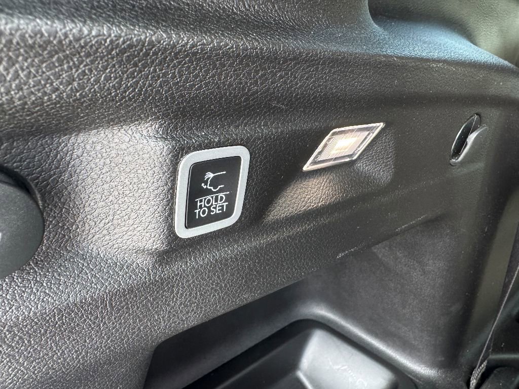 Used 2024 Jeep Grand Cherokee L Limited image 16