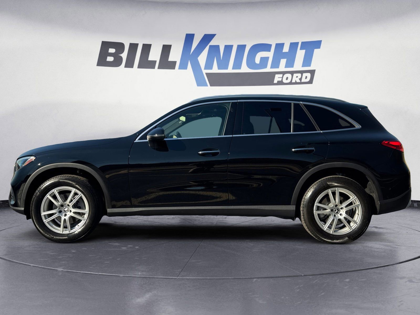Used 2025 Mercedes-Benz GLC 300 GLC 300 image 2