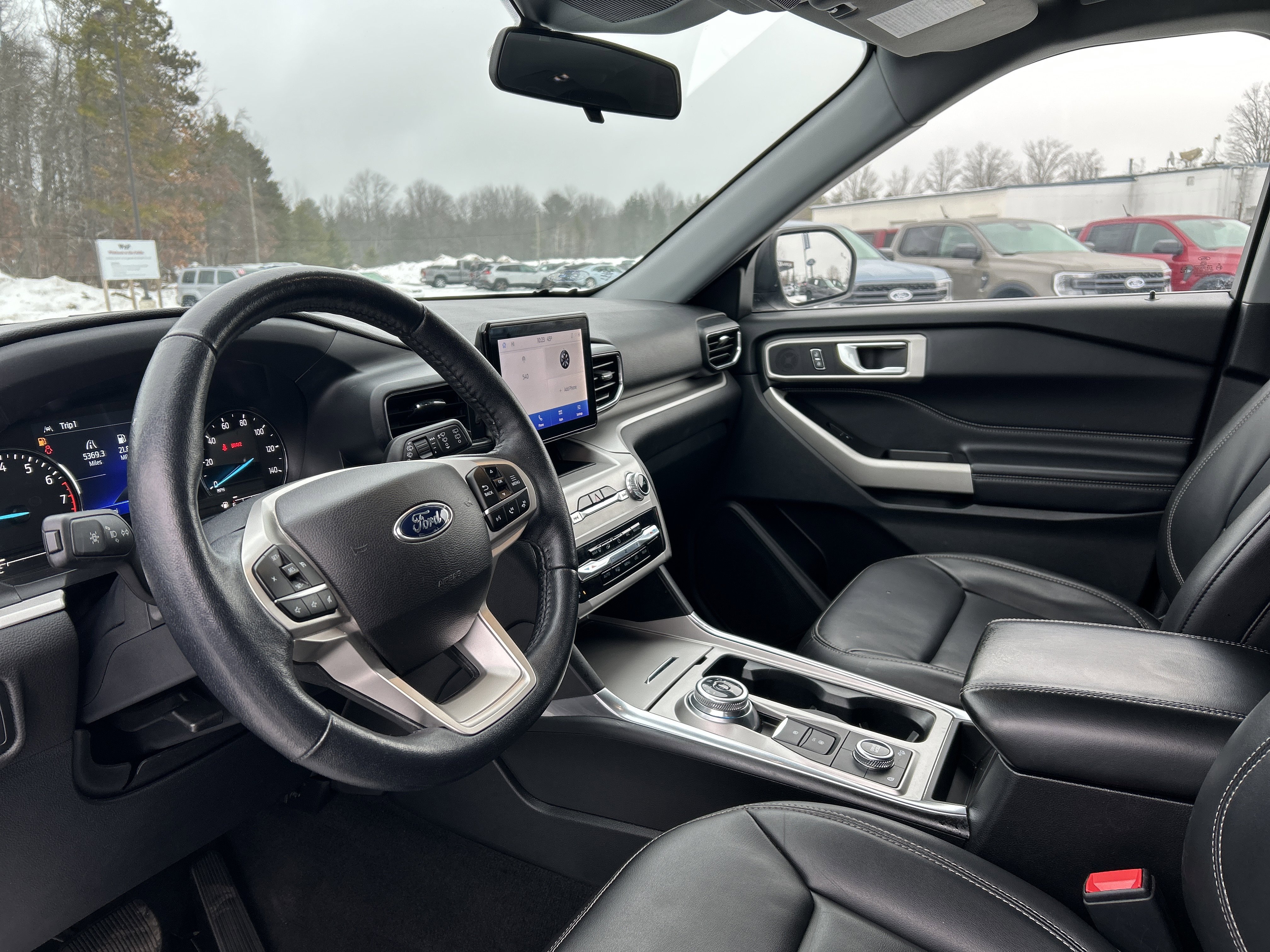 Certified 2022 Ford Explorer XLT w/ Equipment Group 202A image 15