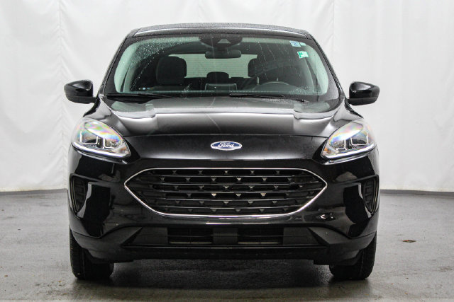 Certified 2021 Ford Escape SE w/ SE Sport Appearance Package AWD/4WD image 3