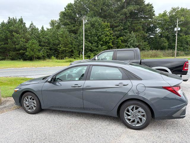 Used 2024 Hyundai Elantra SEL FWD image 11