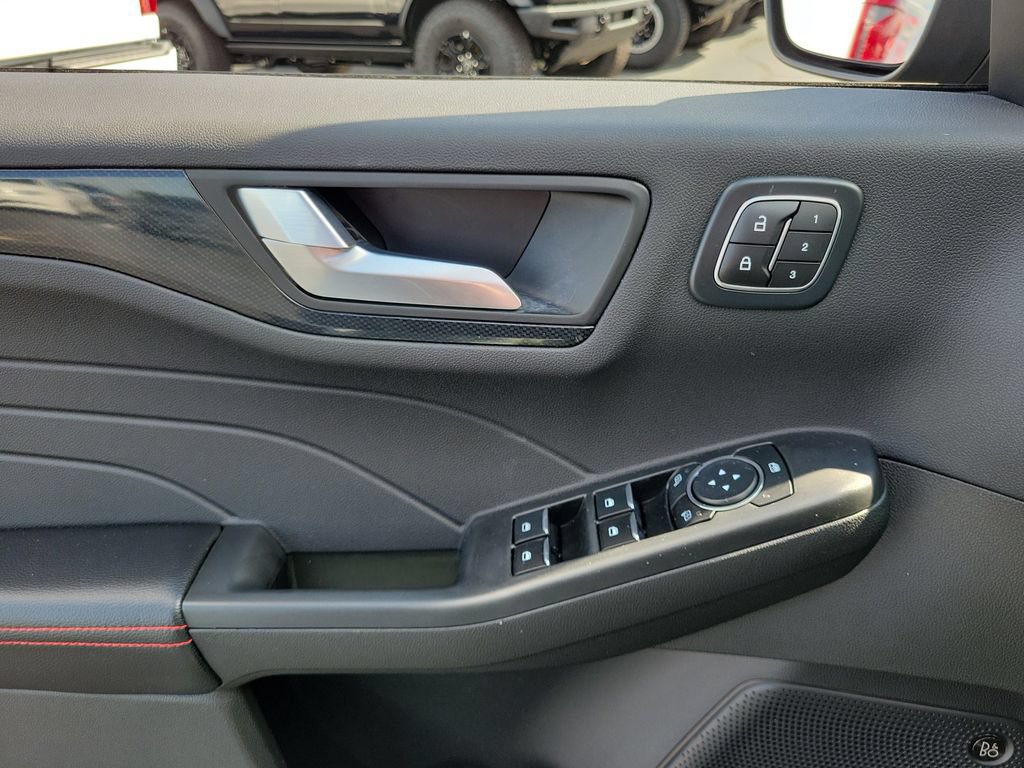 Certified 2023 Ford Escape ST-Line Elite w/ Premium Technology Package AWD/4WD image 20