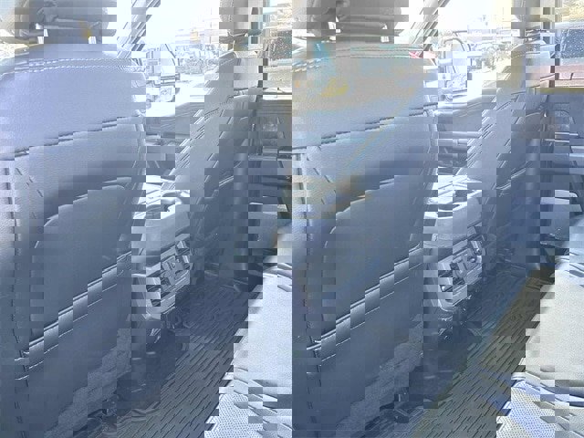 Certified 2024 Ford F250 Lariat w/ Lariat Ultimate Package image 17