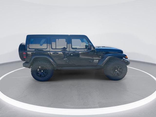 Used 2018 Jeep Wrangler Unlimited Sahara AWD/4WD image 8