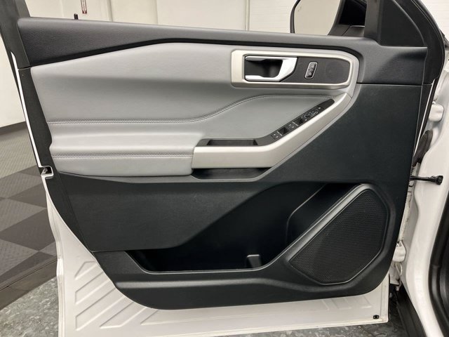 Certified 2023 Ford Explorer XLT w/ Equipment Group 202A AWD/4WD image 8