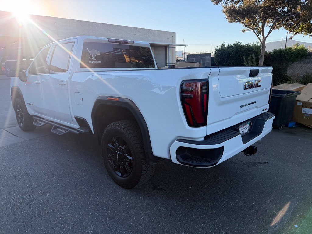 Used 2024 GMC Sierra 2500 AT4 w/ Technology Package AWD/4WD image 5