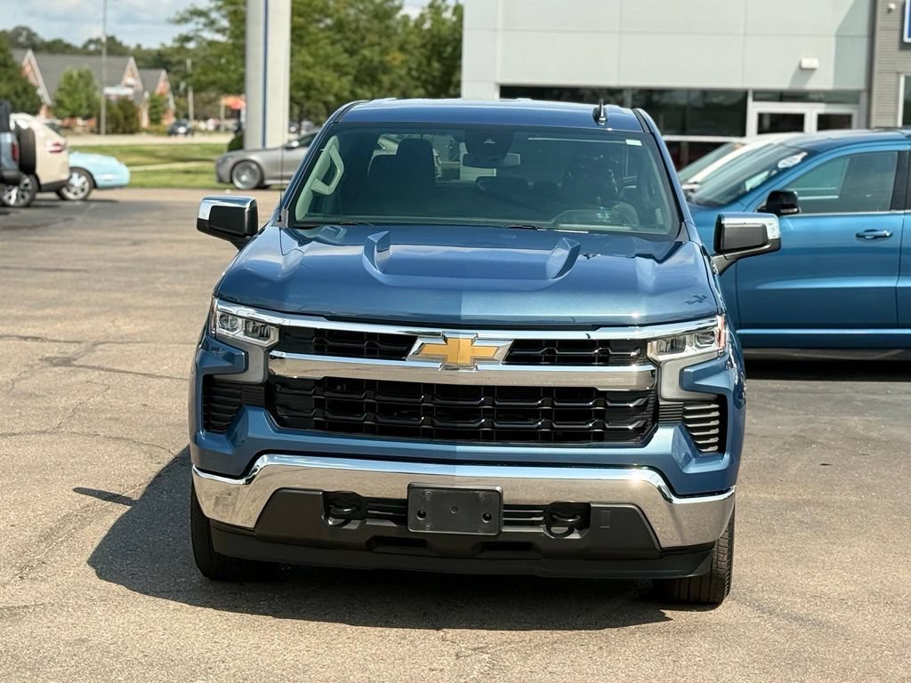 Used 2024 Chevrolet Silverado 1500 LT AWD/4WD image 25