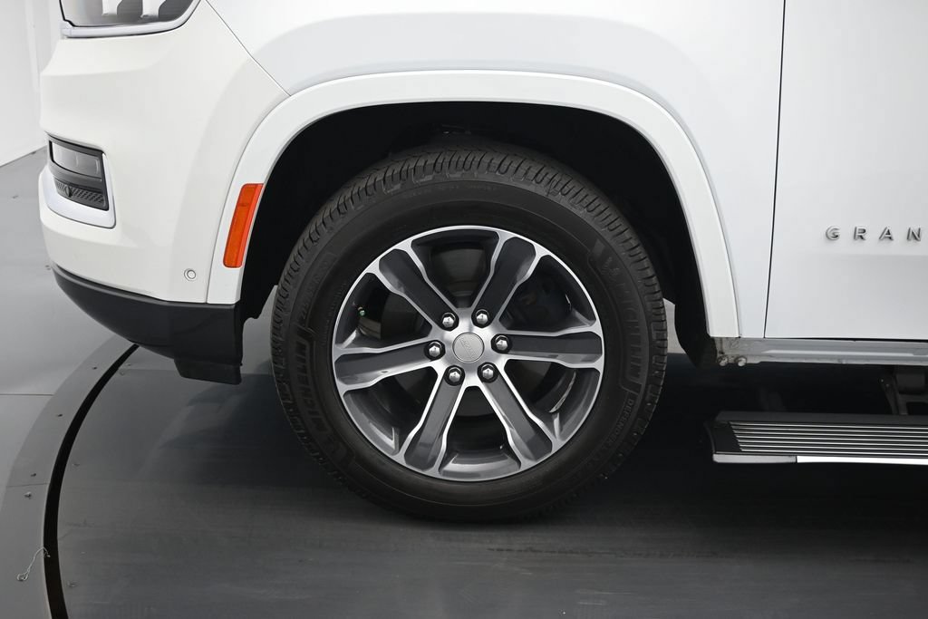 Used 2022 Jeep Grand Wagoneer Series I AWD/4WD image 28