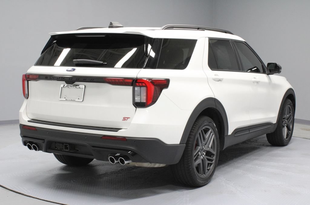 Certified 2025 Ford Explorer ST AWD/4WD image 11
