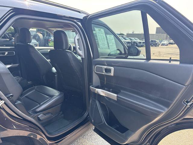Certified 2023 Ford Explorer XLT w/ Equipment Group 202A AWD/4WD image 8
