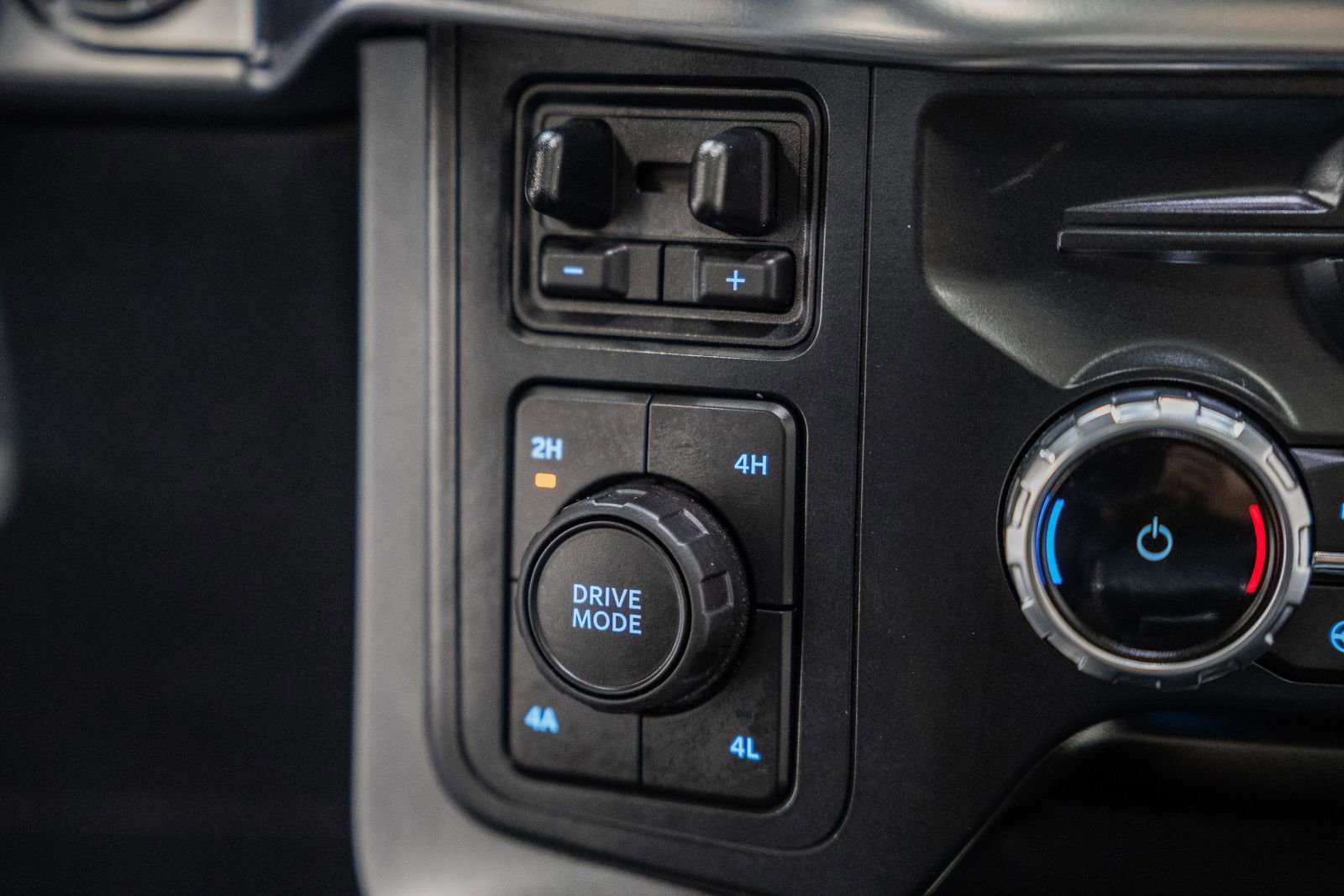 Certified 2022 Ford F150 Lariat w/ Equipment Group 502A High image 31