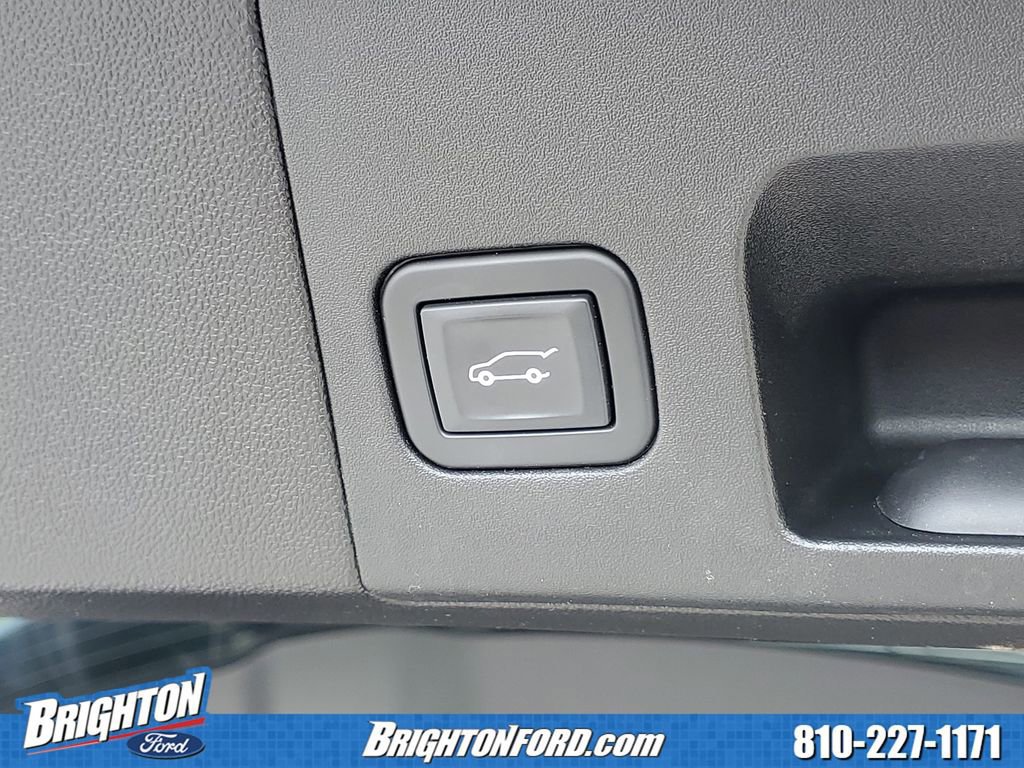 Used 2020 Cadillac XT5 Premium Luxury w/ LPO, Floor Liner Package AWD/4WD image 10