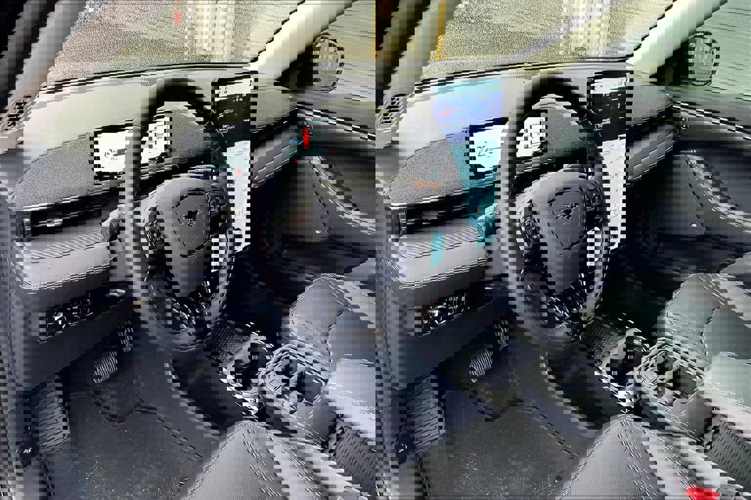 Certified 2025 Ford Mustang Mach-E Premium image 19