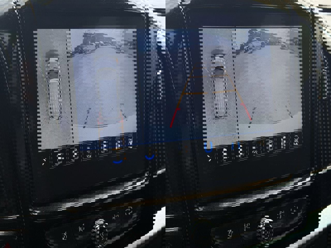 Used 2021 Chevrolet Traverse RS image 19