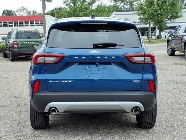 Certified 2023 Ford Escape Platinum w/ Premium Technology Package AWD/4WD image 18
