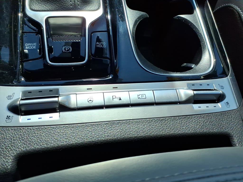 Used 2022 Kia Carnival SX Prestige image 32