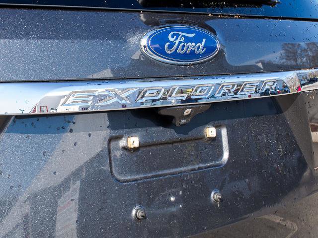 Certified 2017 Ford Explorer XLT w/ Equipment Group 201A image 10