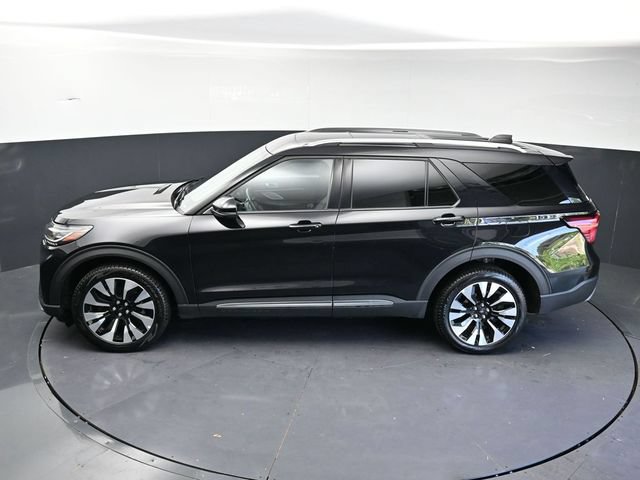 Certified 2025 Ford Explorer Platinum w/ LUX Leather Package AWD/4WD image 31