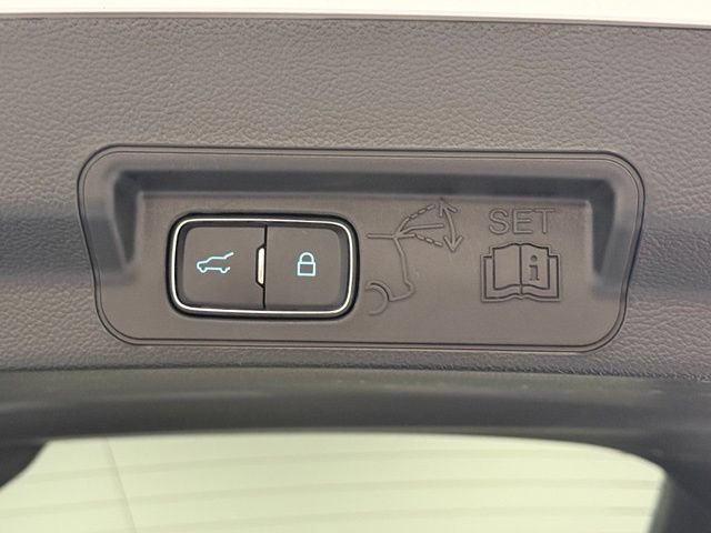 Certified 2023 Ford Explorer XLT w/ Equipment Group 202A RWD image 40