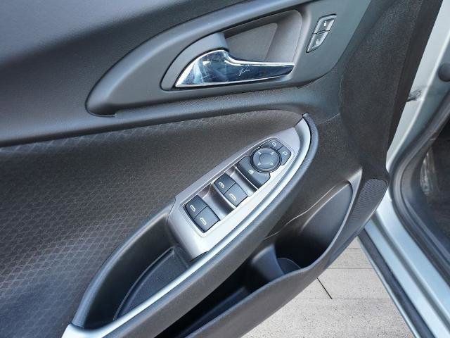 Used 2024 Chevrolet Malibu LT FWD image 24