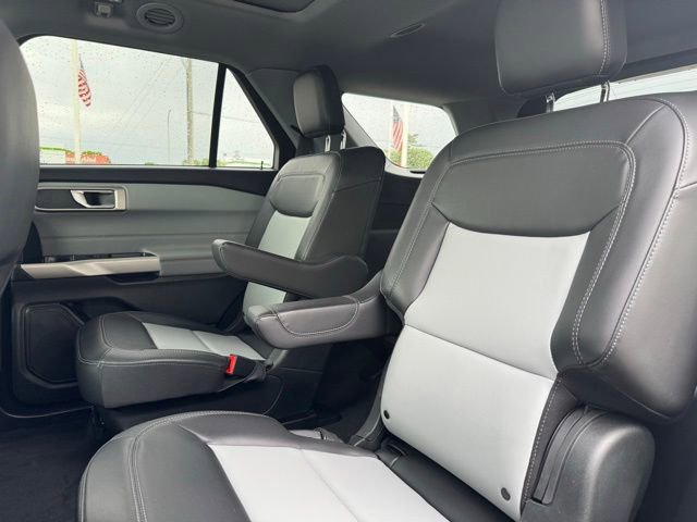 Certified 2023 Ford Explorer XLT w/ Equipment Group 202A AWD/4WD image 8