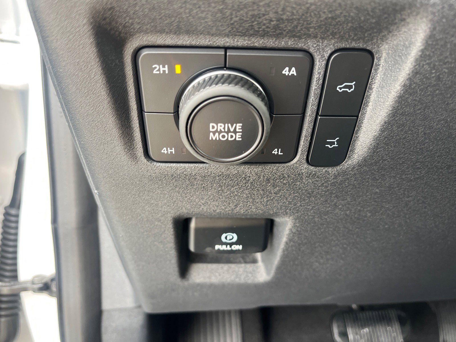 Certified 2025 Ford Expedition Active image 17