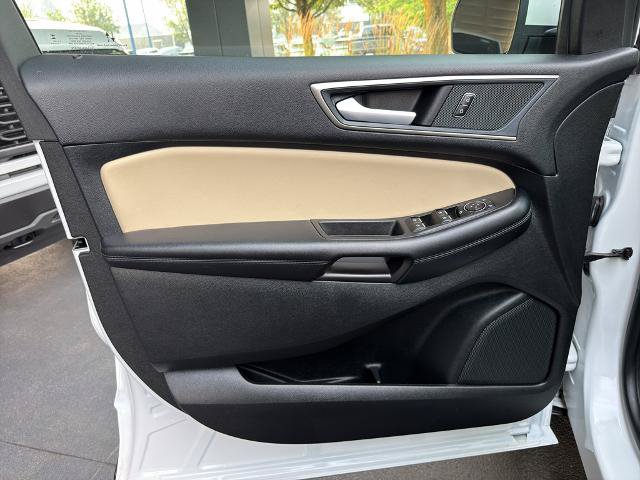 Certified 2024 Ford Edge SEL w/ Convenience Package AWD/4WD image 16
