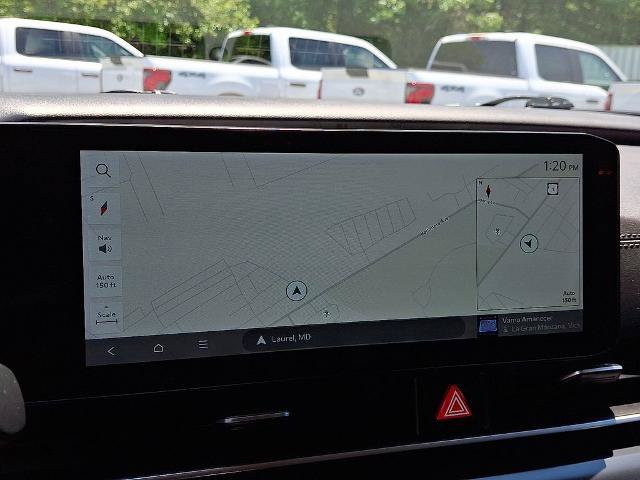 Used 2025 Kia Carnival FWD image 17