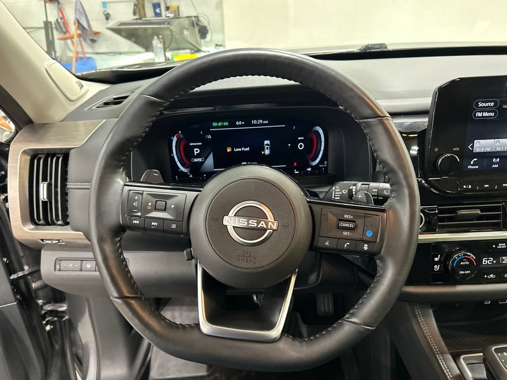 Used 2024 Nissan Pathfinder Platinum AWD/4WD image 17
