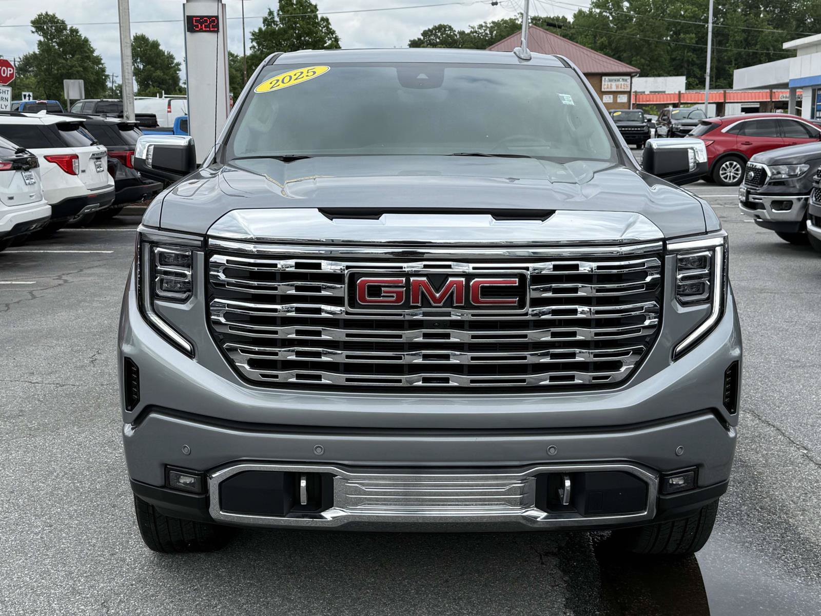 Used 2025 GMC Sierra 1500 Denali w/ Denali Reserve Package AWD/4WD image 6