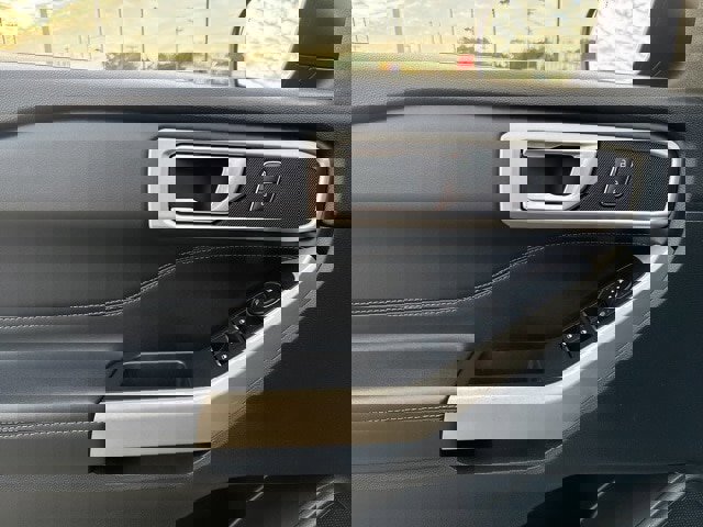 Certified 2022 Ford Explorer XLT w/ Equipment Group 202A image 11