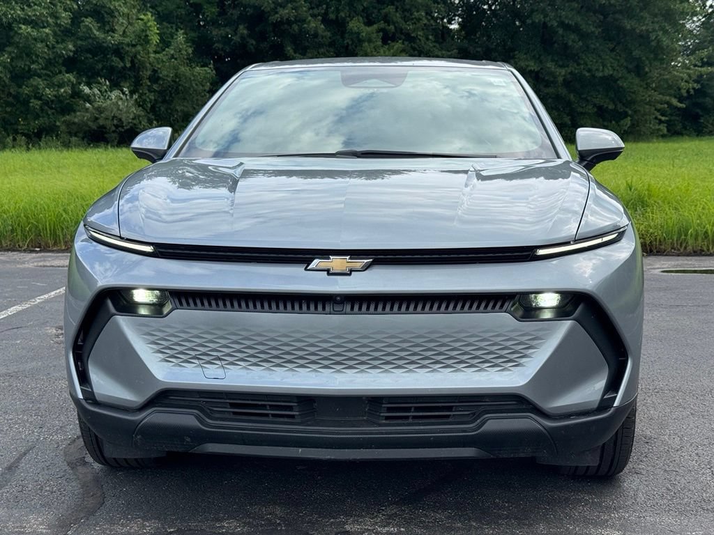 Used 2025 Chevrolet Equinox EV LT w/ Comfort Package FWD image 3