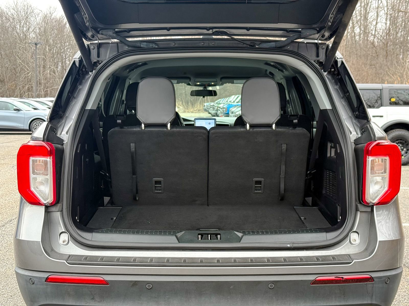 Certified 2022 Ford Explorer XLT w/ Equipment Group 202A image 14