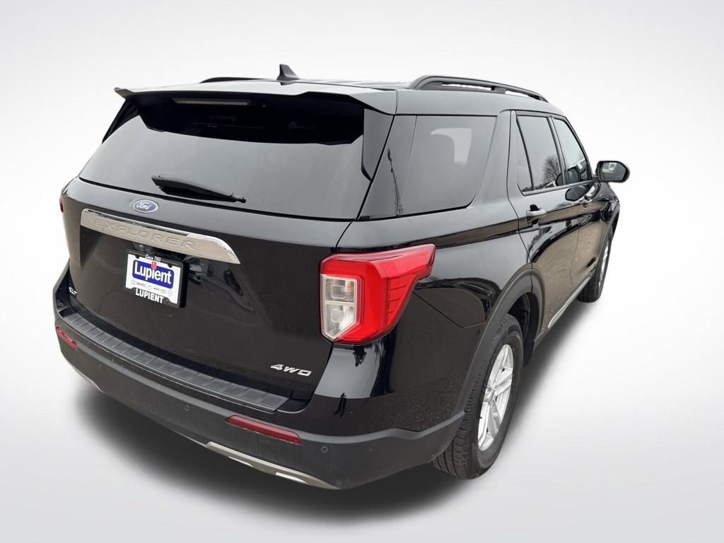 Certified 2022 Ford Explorer XLT image 4