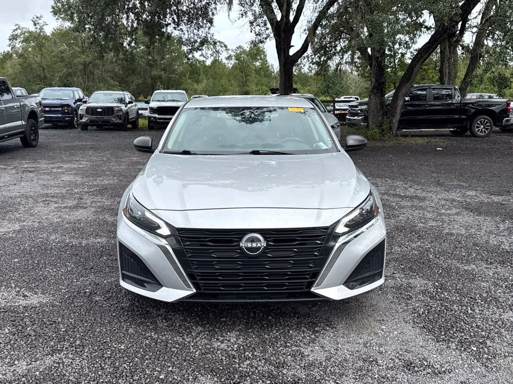 Used 2025 Nissan Altima 2.5 SV FWD image 8