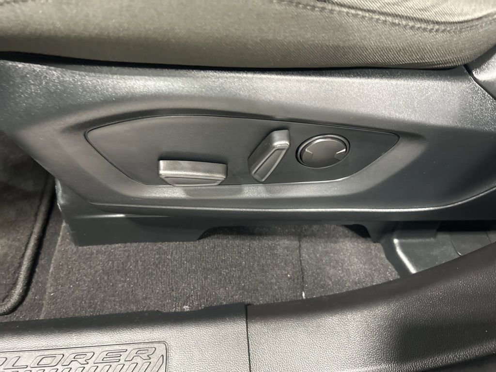 Certified 2024 Ford Explorer XLT w/ Class IV Trailer Tow Package image 13