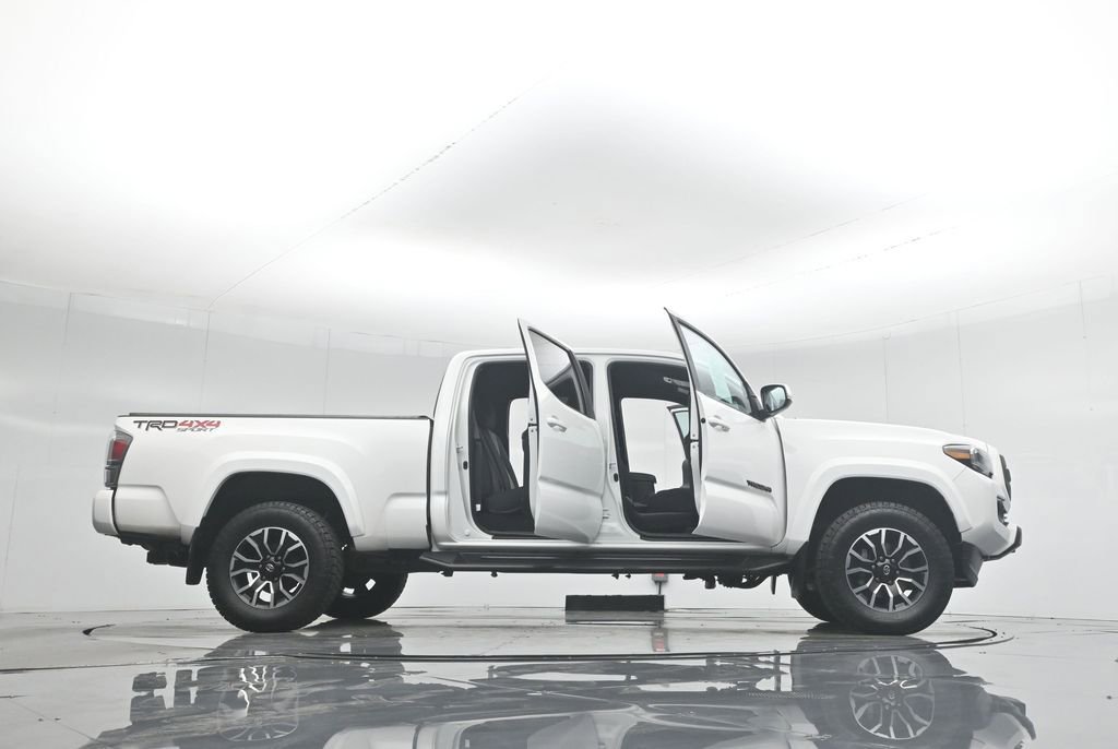 Used 2022 Toyota Tacoma TRD Sport image 7