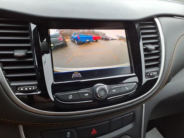 Used 2022 Chevrolet Trax LT w/ LT Convenience Package image 25