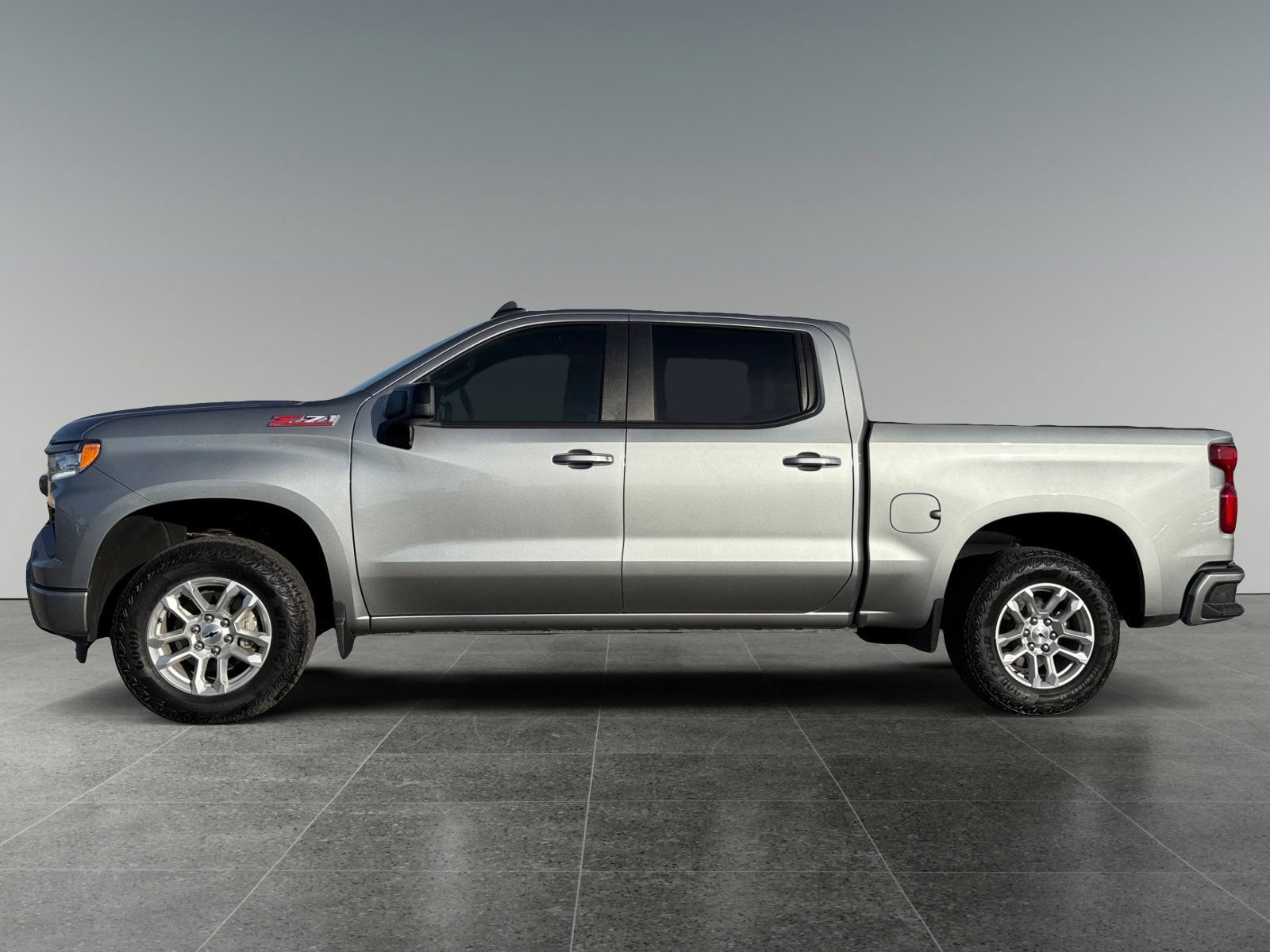 Used 2024 Chevrolet Silverado 1500 RST AWD/4WD image 2