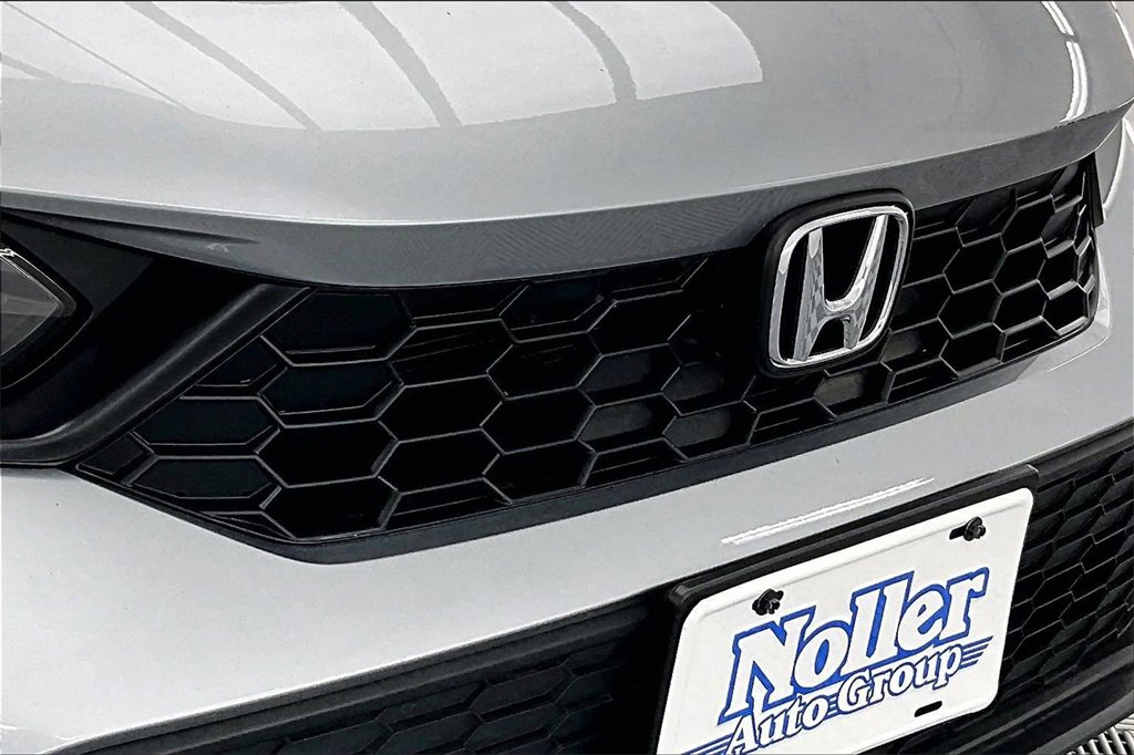 Used 2025 Honda Civic Sport image 28