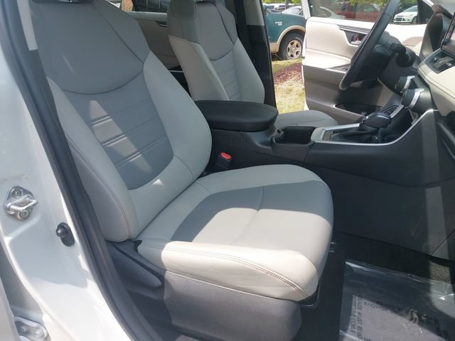 Used 2022 Toyota RAV4 XLE Premium FWD image 10