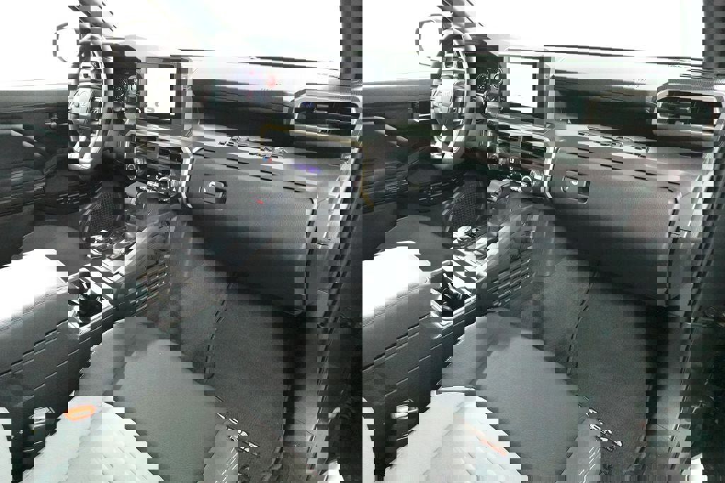 Used 2025 Toyota Tacoma TRD Off-Road image 30