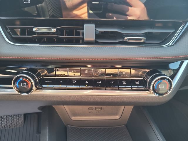 Used 2026 Chevrolet Equinox RS w/ LPO, Floor Liner Package AWD/4WD image 19