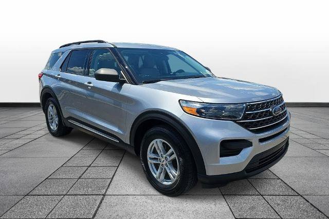 Certified 2022 Ford Explorer XLT w/ Class IV Trailer Tow Package RWD image 3