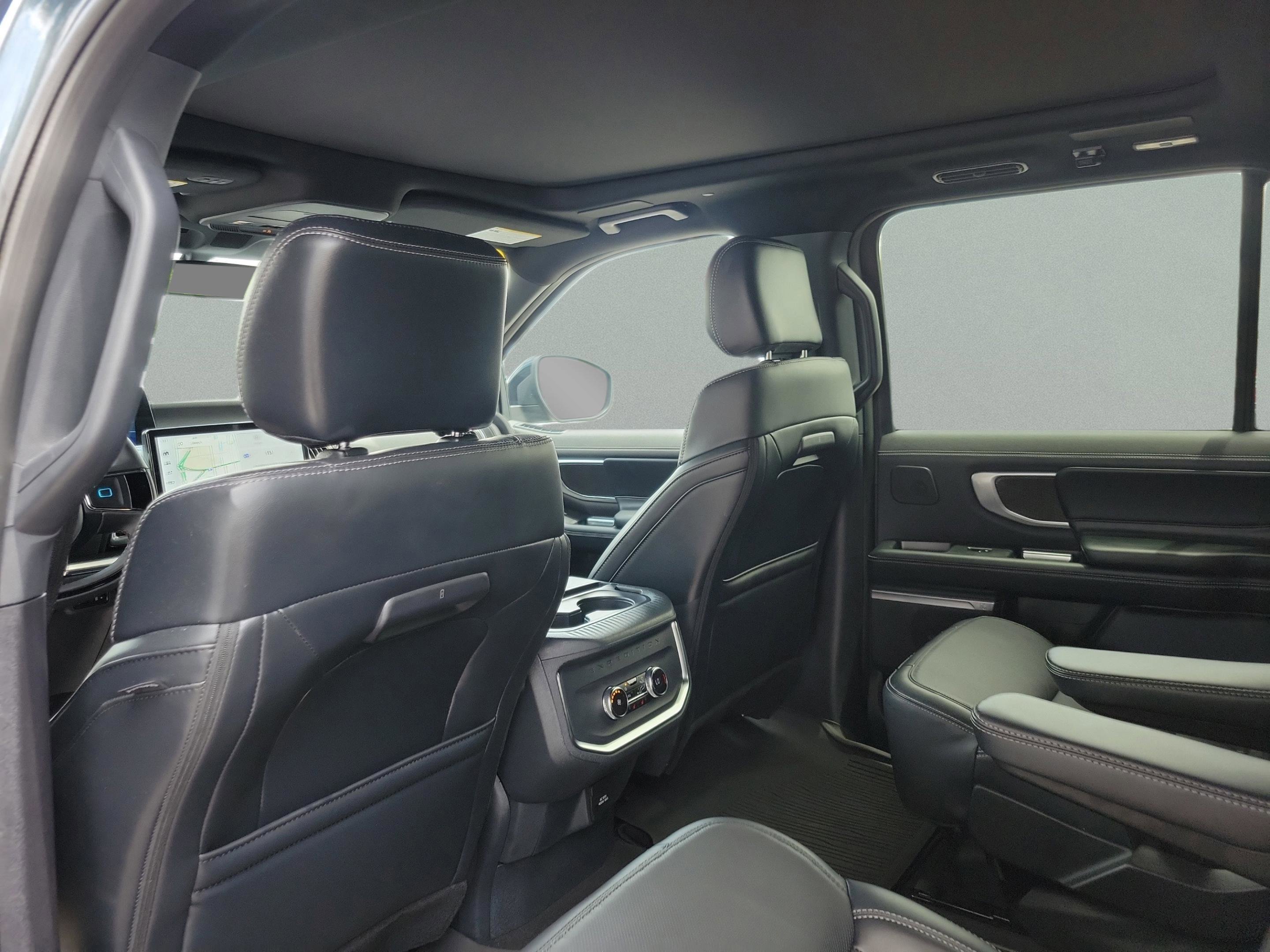 Certified 2025 Ford Expedition Platinum w/ Stealth Performance Package AWD/4WD image 12
