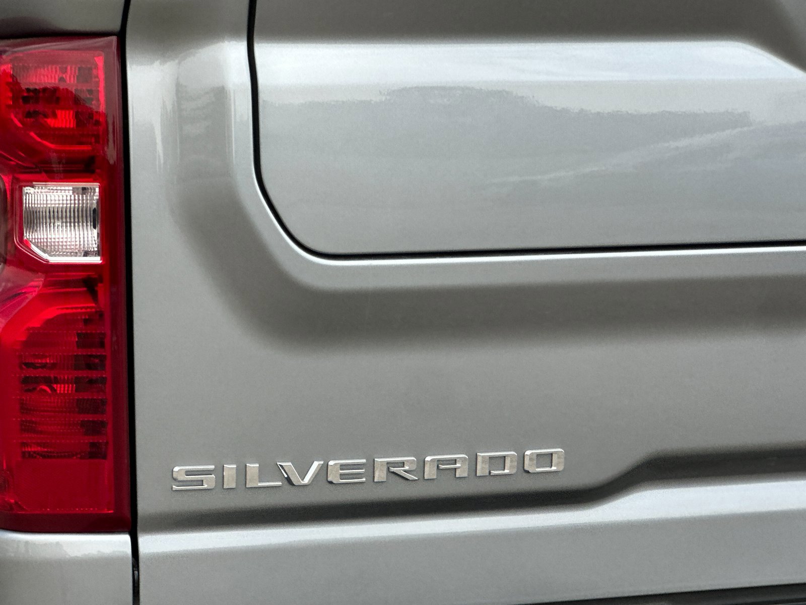 Used 2024 Chevrolet Silverado 2500 LT image 25