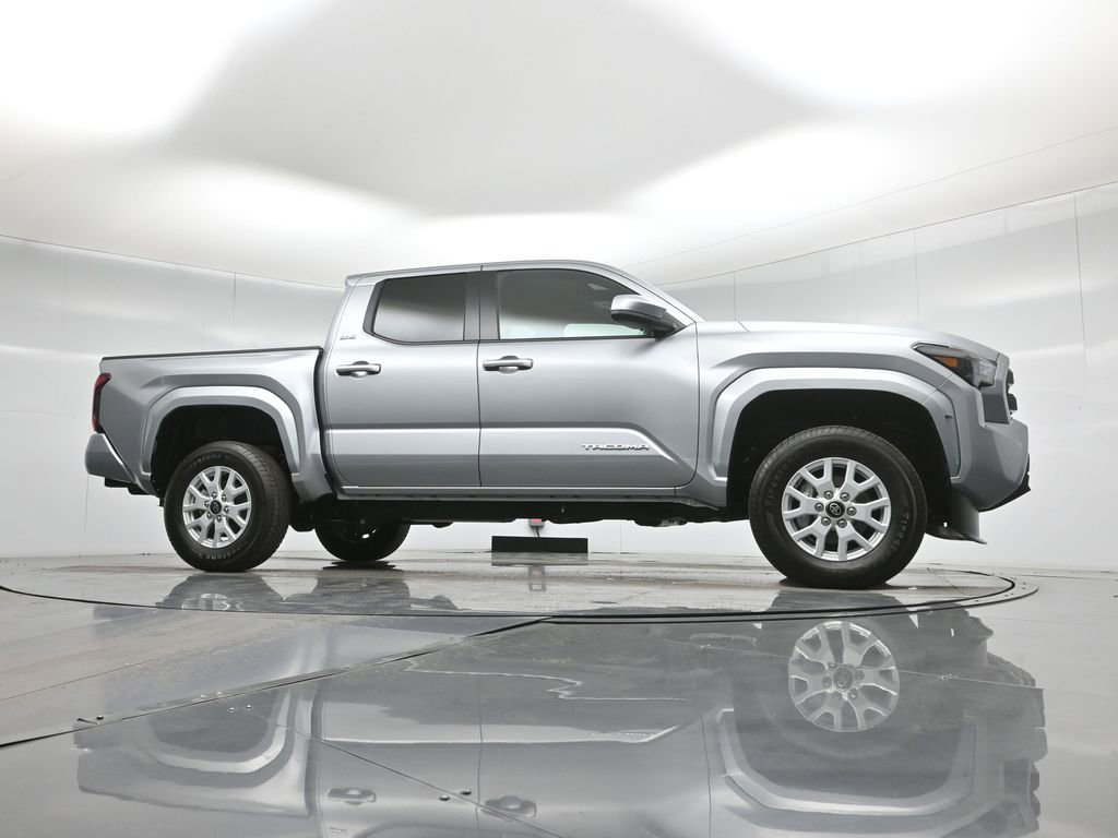 Used 2024 Toyota Tacoma SR5 image 3