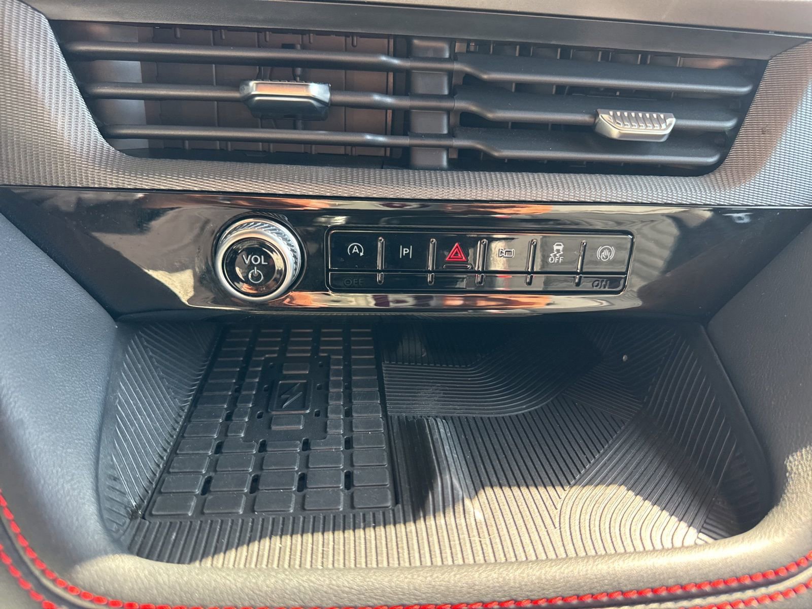 Certified 2025 Ford Explorer ST-Line w/ Premium Package image 35